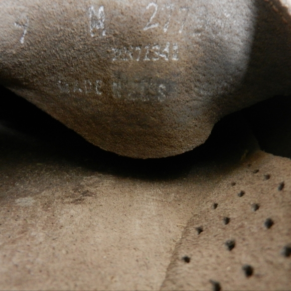 L.L. Bean Loafer Flats Women's Size 9 Beige Tan Leather Moccasin Stitched Foot - Picture 3 of 4